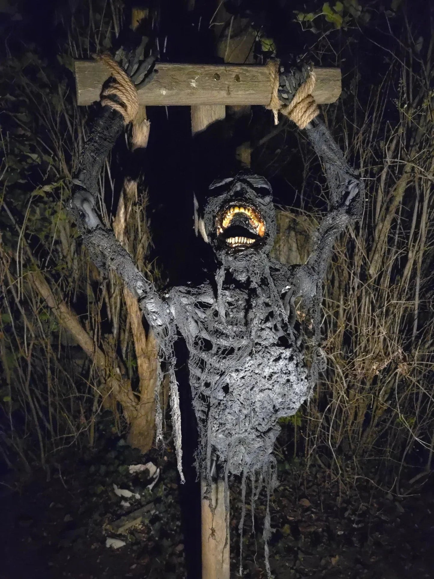 Deranged Corpse - Halloween Decoration