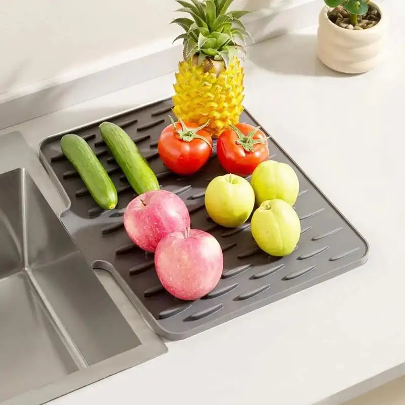 No-Spill Silicone Kitchen Drying Mat – Heat Resistant & Water Drainage