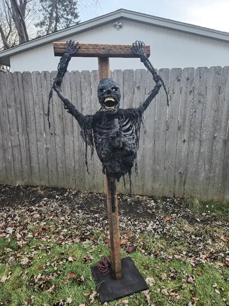 Deranged Corpse - Halloween Decoration